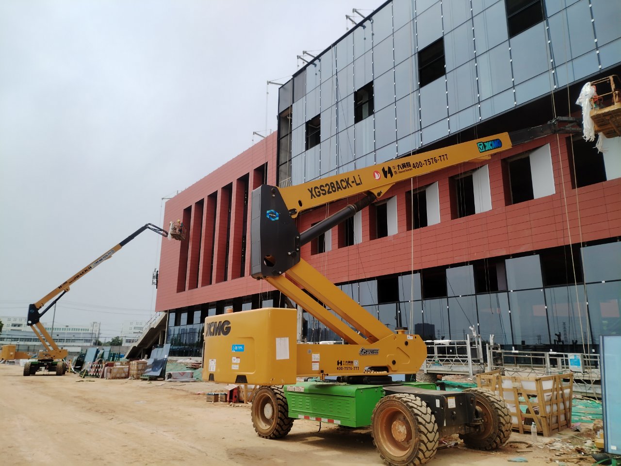 “绿”焕新能！徐工XGS28ACK-Li助力中国电子云研发基地打造绿色数字基建标杆